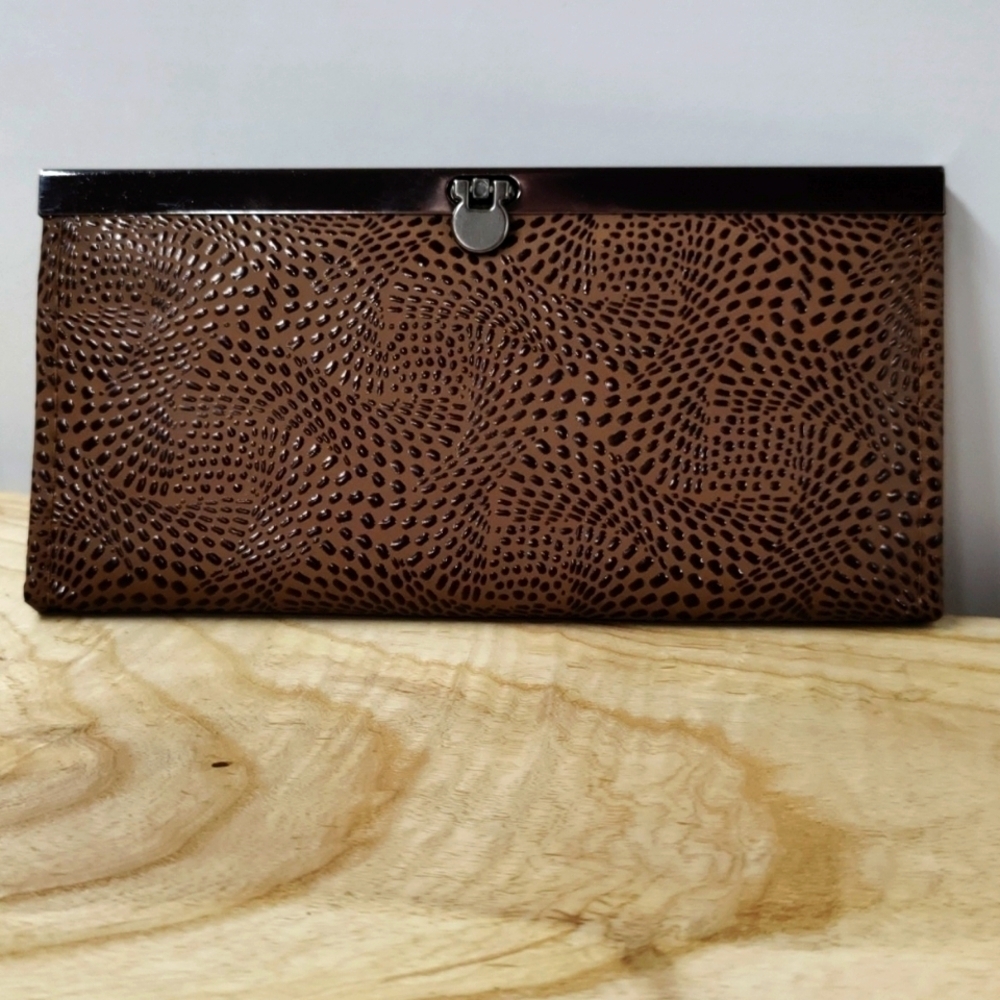 Clutch, Brown w/Brown Design